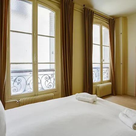 The Marais & Docks View